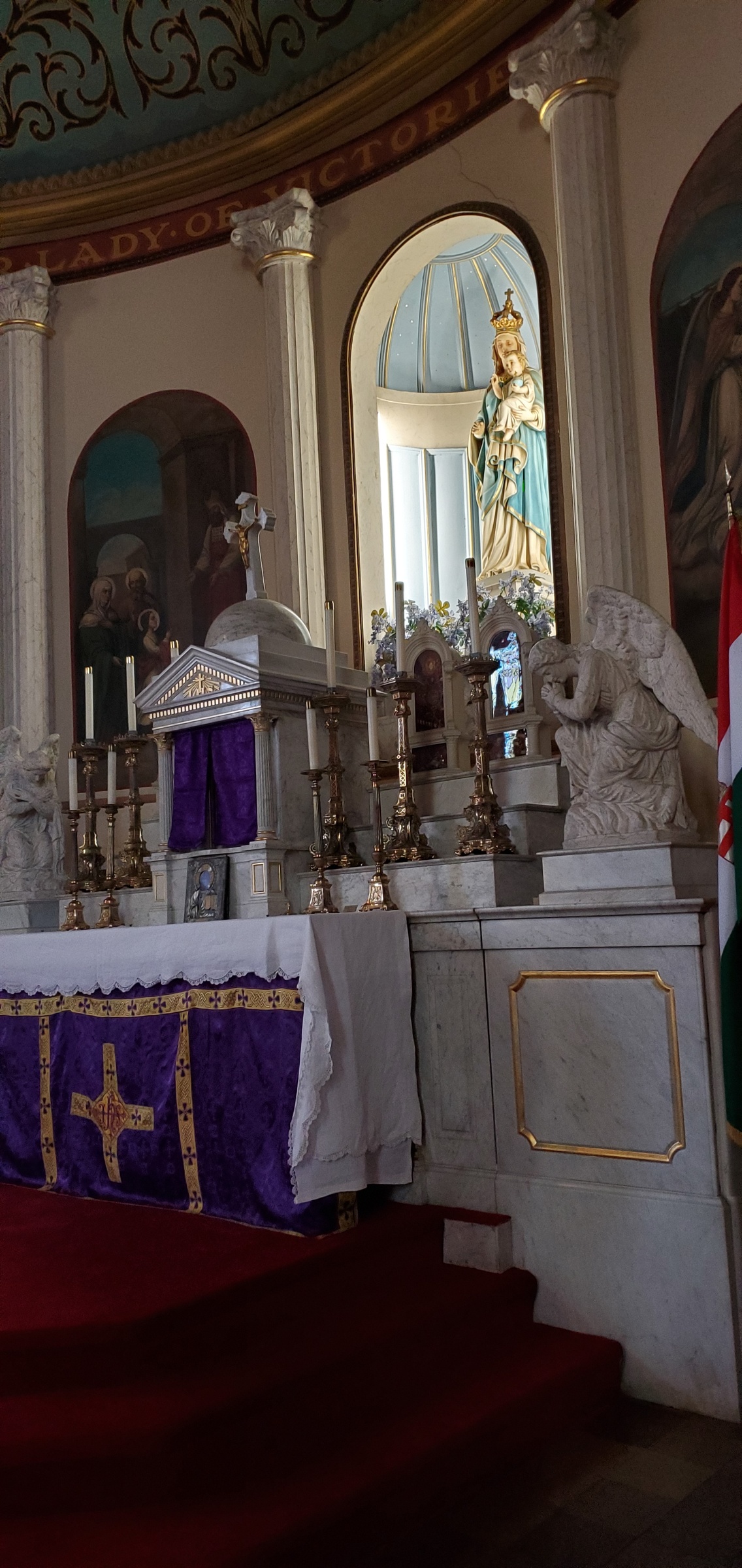 High Altar — St. Mary of Victories